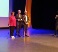 Michel beaudouin-Lafon sur cène lors de la cérémonie de remise de médaille du CNRS