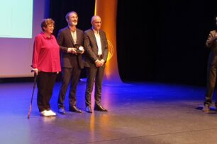 Michel beaudoui-Lafon sur cène lors de la cérémonie de remise de médaille du CNRS